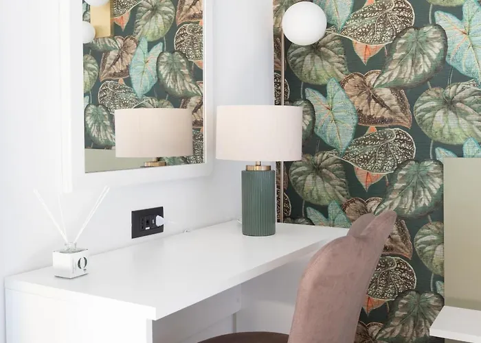 Gemma House - 100mt To Metro Station, 2 En-suite Bathrooms Apartment