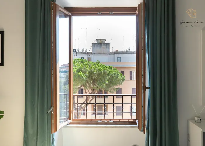 Apartment Gemma House - 100mt To Metro Station, 2 En-suite Bathrooms *