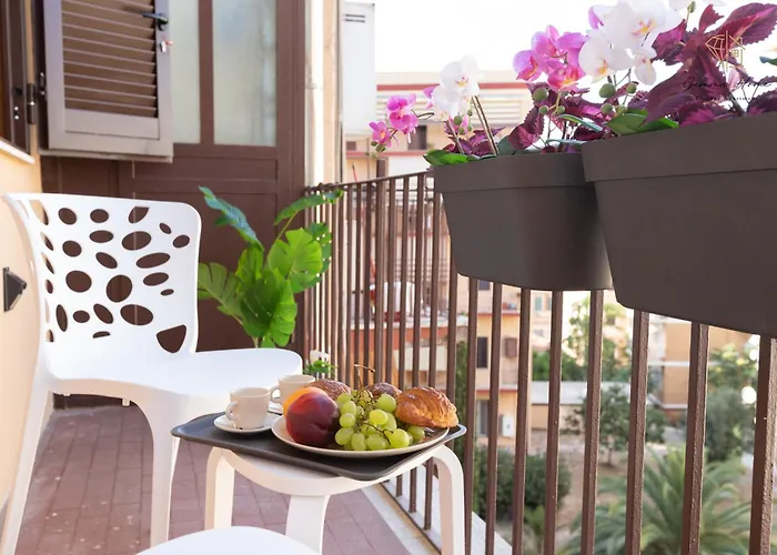 Gemma House - 100mt To Metro Station, 2 En-suite Bathrooms Apartment *