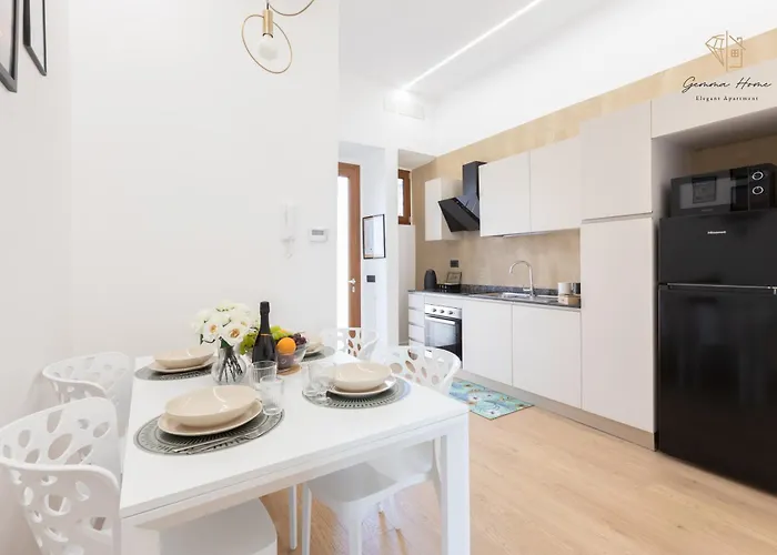 Apartment Gemma House - 100mt To Metro Station, 2 En-suite Bathrooms